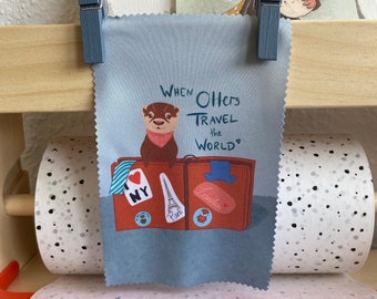 Otter glass cleaning cloth, glasses cleaning cloths with motif "When Otters Travel the World" | Microfiber cloths | cute gift printed by hand