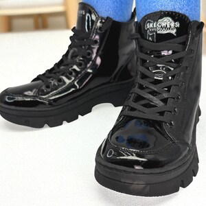 VTG Skechers Platform Boots Women 7.5 Black Leather Lace  display picture 1