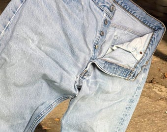 Vintage Levis 501 Jeans Men 36x30 (34) Blue Made USA Button Fly Light Wash VTG