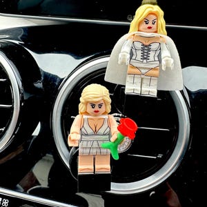 White princess Queen Dress Corset Car Air Freshener Clip on Vent Mini Figure Fragrance Gift Cartoon accessories