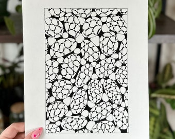 Patrón de bolígrafo abstracto en blanco y negro / Colgante de pared original de 9 "x 12"