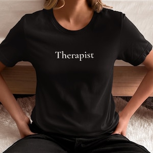 Chemise de thérapeute Cadeau de thérapeute Cadeau pour thérapeute Chemise de thérapie Chemise de santé mentale Chemise de sensibilisation Chemise de conseiller Chemise de psychologue OK
