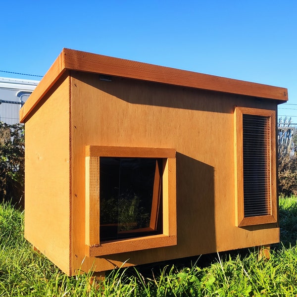 Luxury Feral Stray Outdoors Cat House Kennel Shelter Cat Den