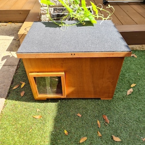 Insulated Cat House