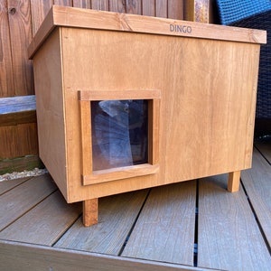 NEW Outdoors Cat House Kennel Shelter Cat Den Feral Stray