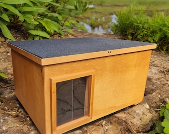 Giant Outdoor Cat House Kennel Shelter