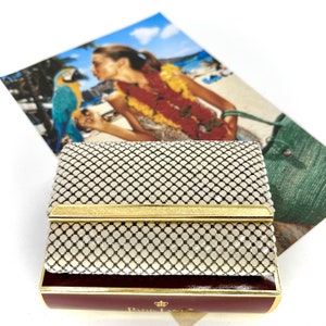 Cartera vintage con llavero de malla PARK LANE - cierre de botón a presión - color beige y dorado - en caja original con etiquetas - década de 1970
