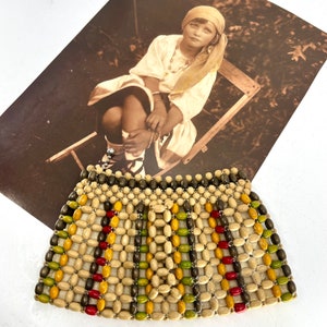 Vintage ART DECO wood beaded purse - mini handle at back - zip up closure - made in Czechoslovakia - c1930s