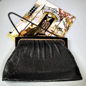 Vintage Abendhandtasche der Marke OROTON - Schwarz und Gold - kommt in Originalverpackung - c1960er Jahre