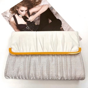 Vintage GLOMESH Leder / Mesh Crossbody-Handtasche - verwandelt sich in eine Clutch - abnehmbare Riemen - Weiß / Gelb / Gold - c1980s - passend für iPhone