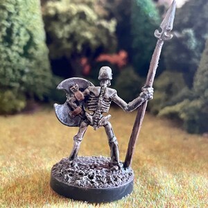 Figurine Squelette Guerrier Lance Reaper Bones 40mm Figurine Squelette Guerrier Avec Lance - S&eacute;rie Bones Reaper - 40mm - Pour JDR/RPG Peau De Serpent