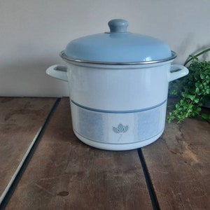 Vintage enamelled cute cooking pot, vintage blue cooking pot, French cooking pot, French Faitout, Vintage kitchen pot