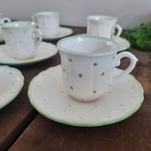 かわいい水玉模様のティーカップ、ライムグリーンの磁器製ティーカップ、ヴィンテージフランス、コレクター向けティーカップ、お茶好きの方への磁器製ギフト、ファンタジーティーカップ