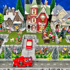 Neighborhood Christmas Village Display Platform with Grass