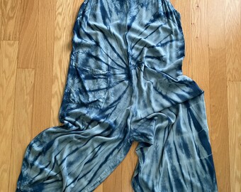 Handgefärbter Jumpsuit in Succulent