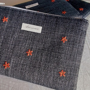 Bolsa de cosméticos, estuche para lápices, billetera de lona, estuche para herramientas, textiles reciclados y reutilizados, hecha a mano y con cremallera bordada a mano.
