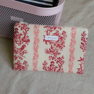 Handmade Upcycled Colonial Scenery Zipper Pouch: Recycled Textile Cosmetic Bag
