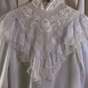 1970s Gunne Sax Ivory Lace Ruffle Blouse: Vintage Cottagecore Top