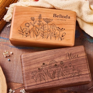 Boîte à bijoux personnalisée en grappes de fleurs, boîte à bijoux en bois unique pour femme, cadeau d'anniversaire, cadeau de proposition de demoiselle d'honneur, cadeau pour maman, boîte à bijoux de voyage