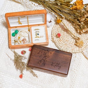 Boîte à bijoux en bois personnalisée, Boîte à bijoux personnalisée fleur de naissance, Boîte à bijoux nom personnalisée, Boîte à bijoux en bois unique, Cadeau pour elle