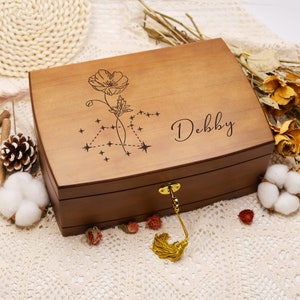 Portagioie in legno personalizzato, portagioie con fiore di nascita personalizzato, portagioie in legno personalizzato con serratura e chiave, regalo retrò per lei
