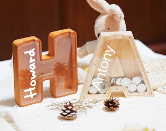 Personalisierte Jungen Sparschwein,Benutzerdefinierte Sparschwein,Holz Münzbox,Holz Geschenk für Kinder, personalisierte Briefbank,Baby-Dusche-Geschenk,Holz Sparschwein