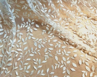 Tessuto di pizzo ricamato a foglia illusione di alta qualità Tessuto di tulle con rami di foglie color avorio Tessuto per abito da sposa Velo per abito Tessuto in pizzo da sposa