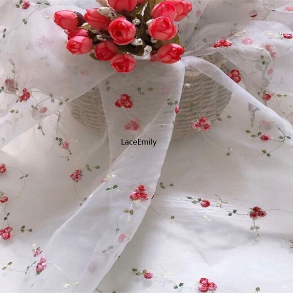 Tissu de dentelle organza floral rouge Tissu de tulle brodé de petites fleurs roses rouges pour robe de mariée Robe de voile de mariée Tutu 1 yard