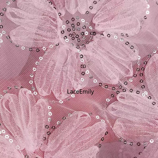 Tissu de dentelle de broderie de fleur rose Fleur à paillettes Tulle en maille noire blanche pour robe de fille Tutu Robe de mariée Voile de mariée 1 yard