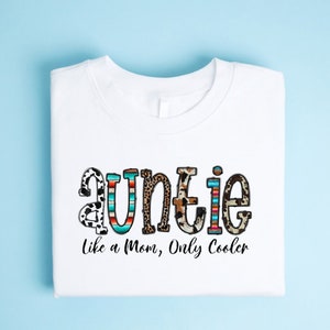 Auntie Shirt, Cow Aztec Auntie Shirt, Cow Pattern Auntie T-Shirt, Western Aunt Shirts, New Auntie Shirt, Aunt Gift, Mothers Day T-Shirt