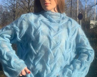 Handgemaakte hemelsblauwe mohair trui voor kinderen: zachte pluizig gebreide trui