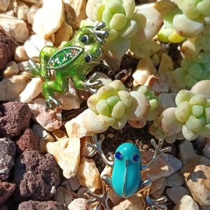 Two Little Frog Friends – Pair of Enamel and Rhinestone Pins (Turquoise & Green)