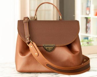 Elegant convertible bag to go from chic handbag to cool backpack: Le Canné Léon