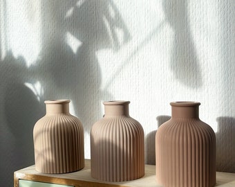 Minimalist Mini Jesmonite Vase, Ribbed Texture, Neutral Decor