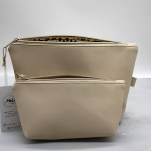 Wunderschöne Kosmetiktasche, Schminktasche, Kulturbeutel aus beigen Kunstleder , Leostoff  innen, zwei Größen, Make up Tasche