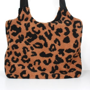 Shopper, Teddyfelltasche, Umhängetasche, Leomuster, Handtasche, Mom Bag