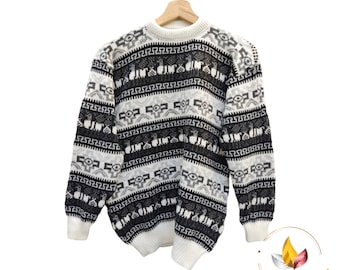 100% alpaca wool unisex sweaters / Andean design sweaters for summer and autumn season / Quality sweaters handmade in Cusco-Peru.