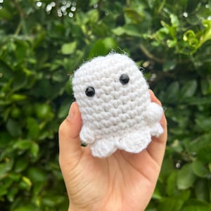 Crochet Ghost / Ghost Plushie / Amigurumi / Crochet Ghost