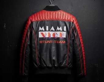 Kurtka Fall Guy Miami Vice Stunt Team, skórzana kurtka typu bomber z kapturem w kolorze czarno-czerwonym