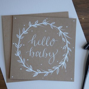 Nouvelle carte bébé | carte nouveau-né | Bonjour bébé carte | Bonjour bébé | Bienvenue dans le monde | Conception florale | Calligraphie | Nouveau-né | Nouvelle arrivee