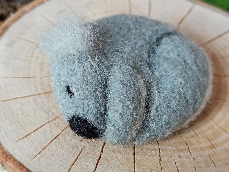 Koala brooch Neelde felted koala pin