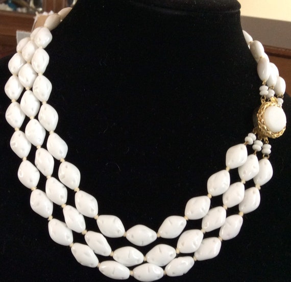 Beautiful Vintage West German Milk Glass Necklace - image 1