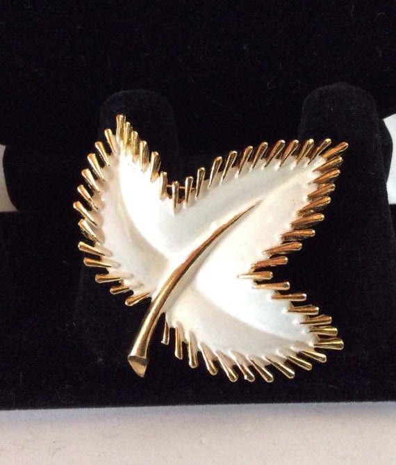 Vintage Crown Trifari White Leaf Brooch