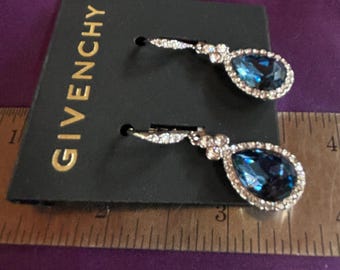 GIVENCHY ユニセックス フープドロップクリスタル ピアス ジーグフェルド コレクション パール ドロップ ピアス