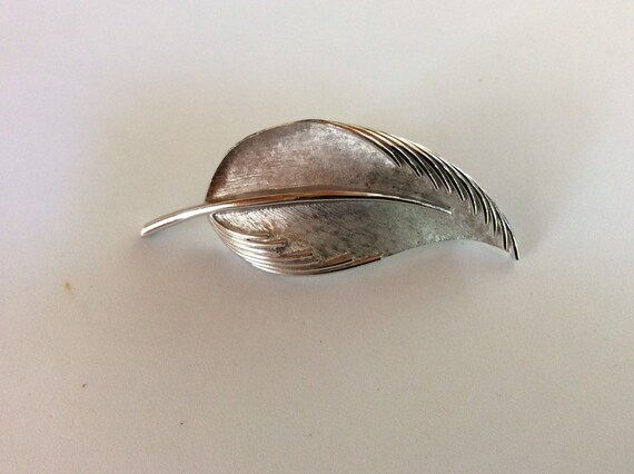 Vintage Crown Trifari Brushed Silver Leaf Brooch - image 2