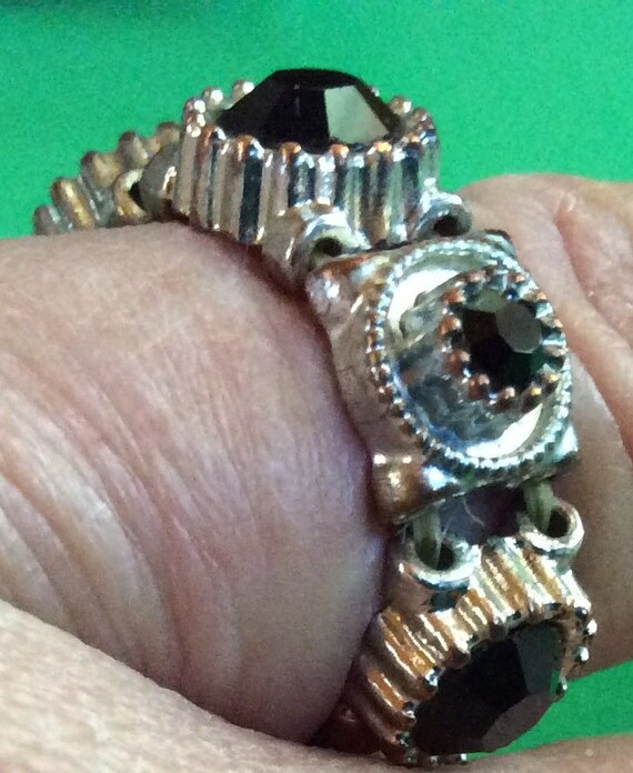 Black Stoned Stretchy Ring - image 3