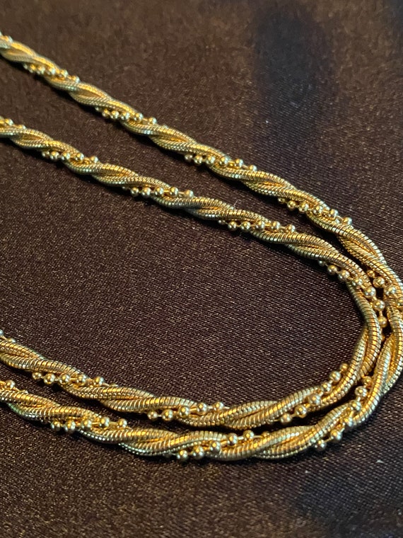 Beautiful Napier Twisted Necklace in Goldtone
