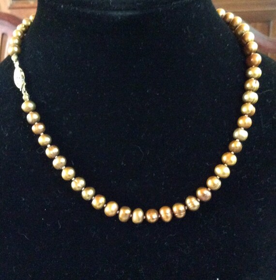 Pretty Golden Beaded Necklace