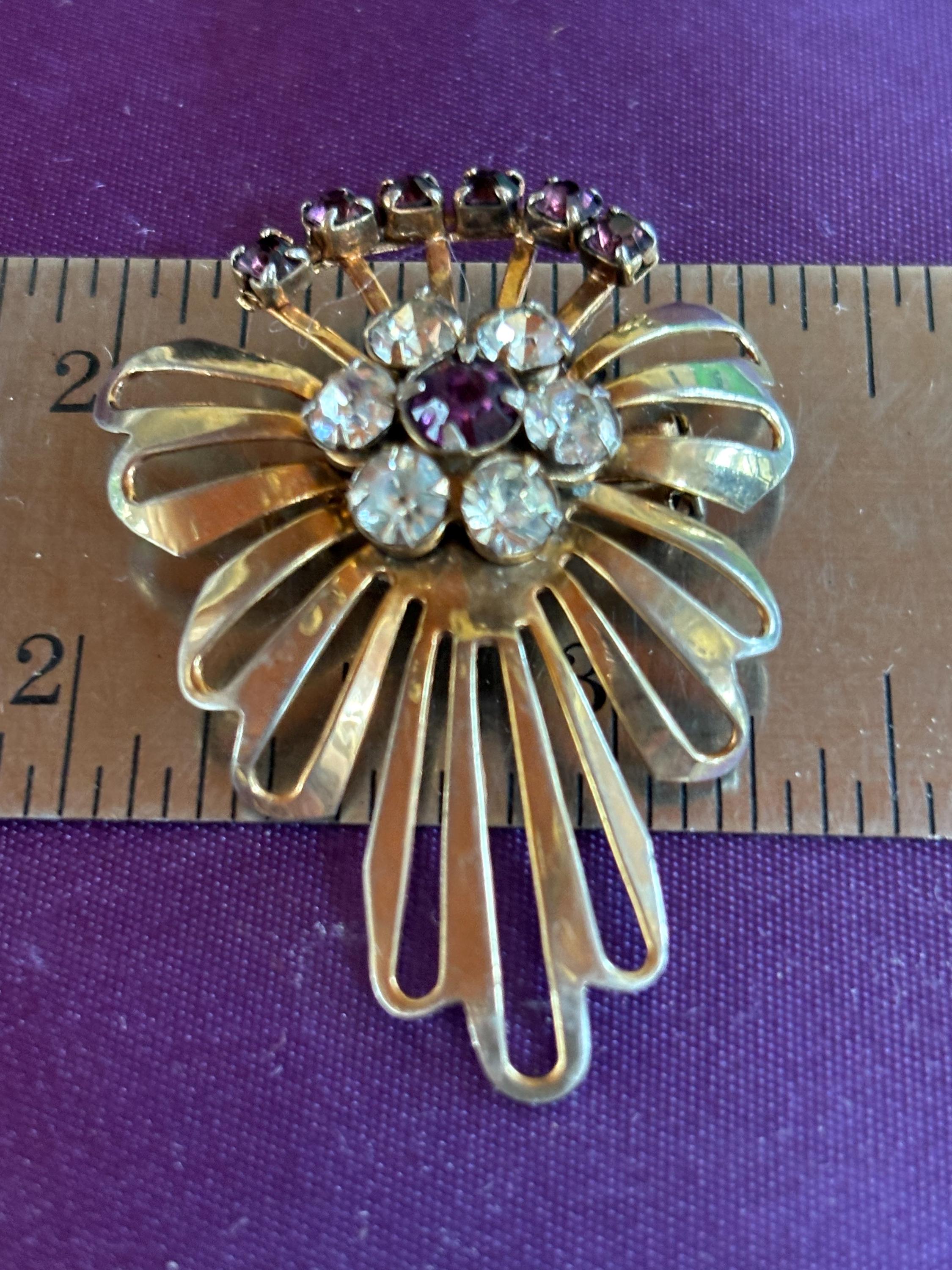 Broche Vintage à Strass En Métal Doré - Bijou Ancien Et Scintillant