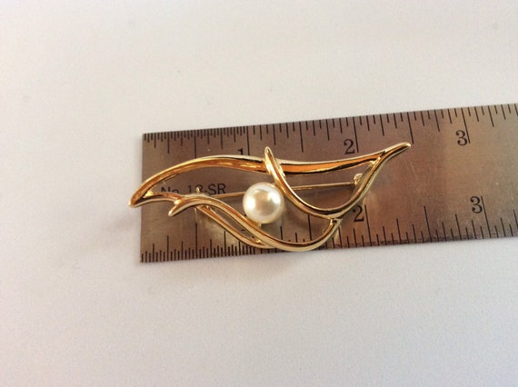 Vintage Napier gold tone Leaf with pearl Pin/Broo… - image 3